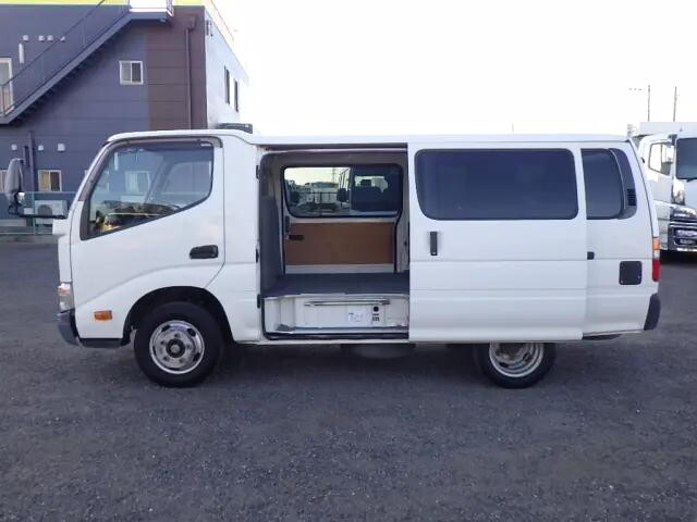 トヨタトヨエースルートバン小型（2t・3t）[写真05]