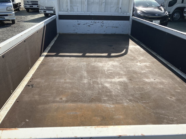 トヨタトヨエース平ボディ小型（2t・3t）[写真05]