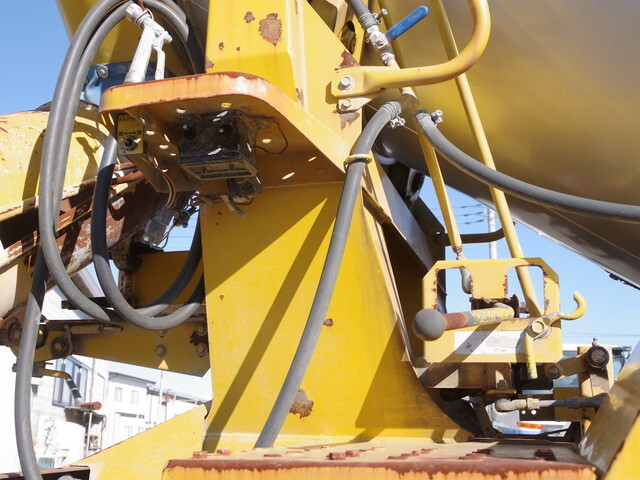 いすゞエルフミキサー車（コンクリートミキサー）小型（2t・3t）[写真12]