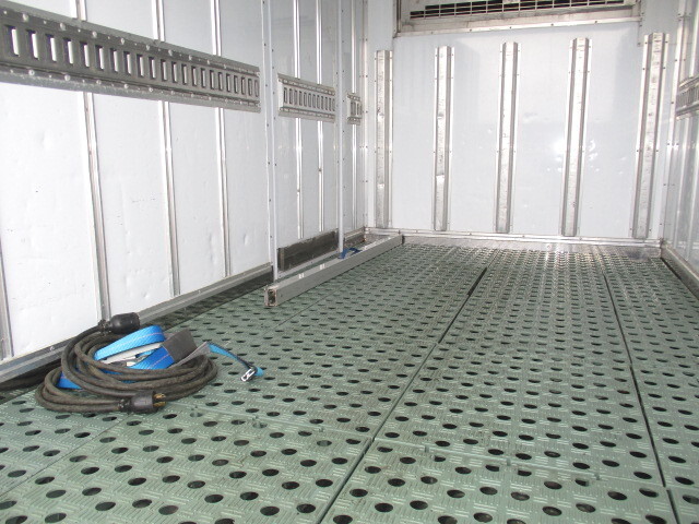 三菱ふそうキャンター冷凍車（冷蔵車）小型（2t・3t）[写真12]