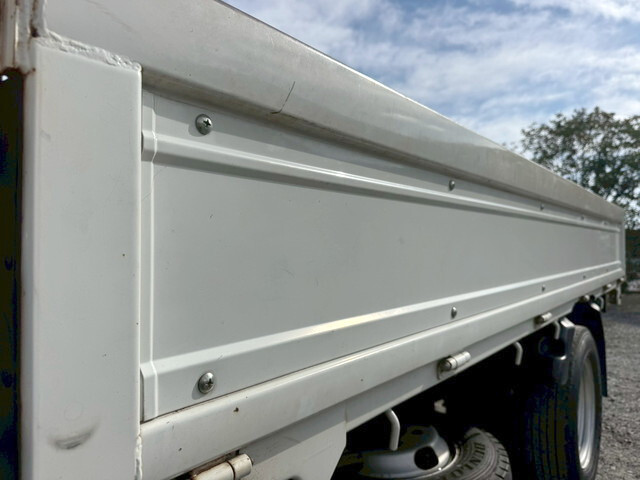 いすゞエルフ平ボディ小型（2t・3t）[写真17]