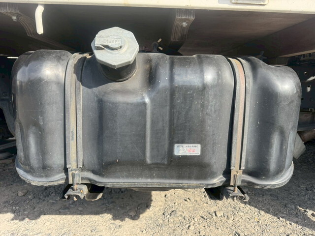 いすゞエルフ平ボディ小型（2t・3t）[写真22]