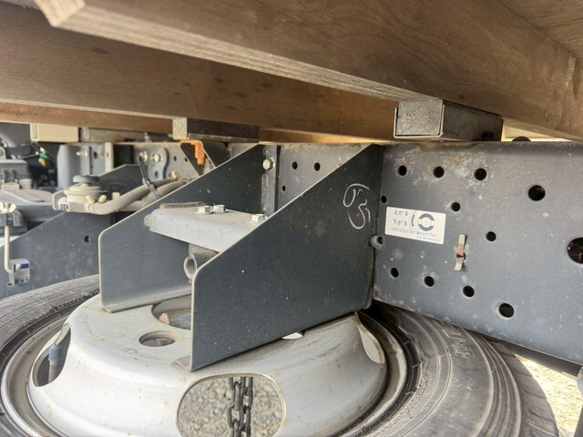 いすゞエルフ平ボディ小型（2t・3t）[写真24]