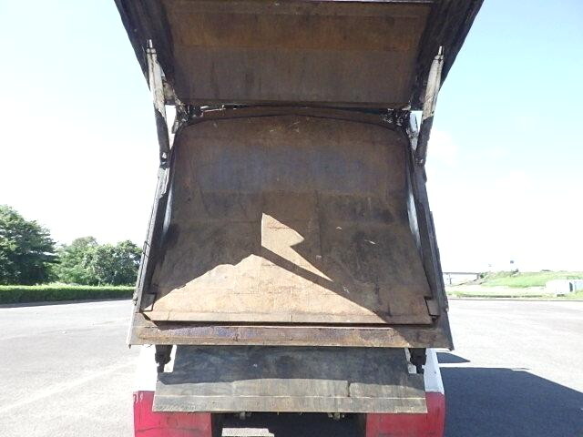 いすゞギガパッカー車（塵芥車）大型（10t）[写真11]