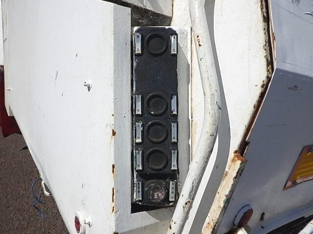 いすゞギガパッカー車（塵芥車）大型（10t）[写真14]