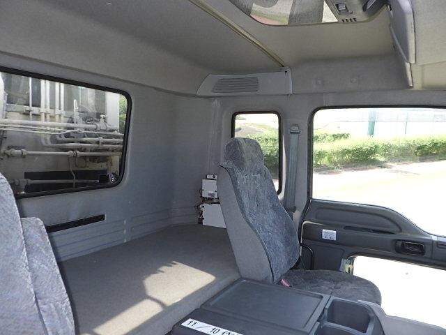 いすゞギガパッカー車（塵芥車）大型（10t）[写真24]