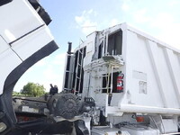 いすゞギガパッカー車（塵芥車）大型（10t）[写真28]