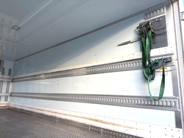 日野レンジャー冷凍車（冷蔵車）中型（4t）[写真10]