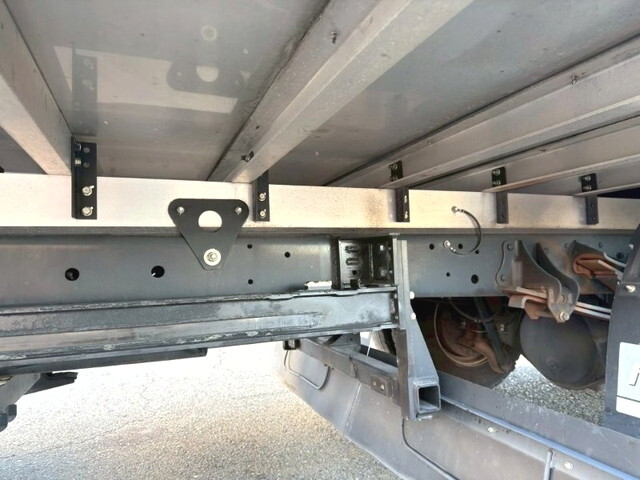 日野レンジャー冷凍車（冷蔵車）中型（4t）[写真15]