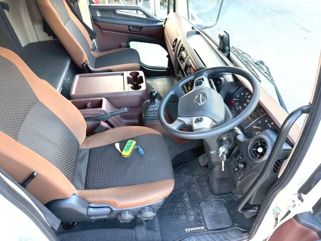 日野レンジャー冷凍車（冷蔵車）中型（4t）[写真24]