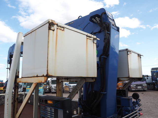 三菱ふそうキャンタークレーン3段小型（2t・3t）[写真19]