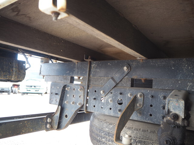 三菱ふそうキャンタークレーン3段小型（2t・3t）[写真25]