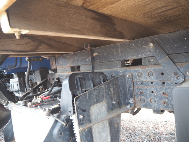 三菱ふそうキャンタークレーン3段小型（2t・3t）[写真28]