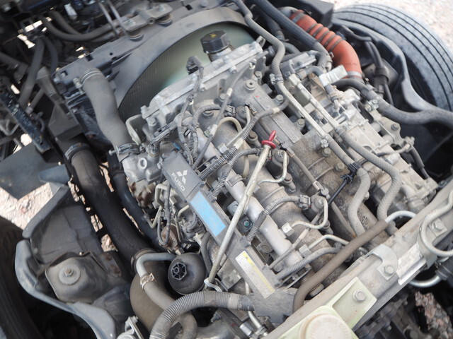 三菱ふそうキャンタークレーン3段小型（2t・3t）[写真30]