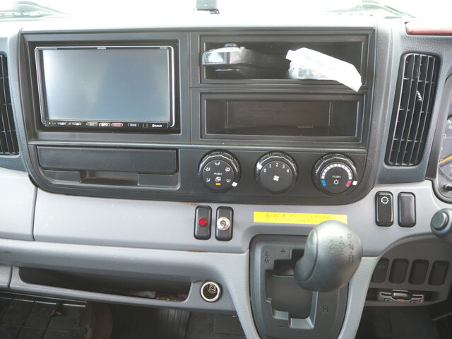 三菱ふそうキャンタークレーン3段小型（2t・3t）[写真36]