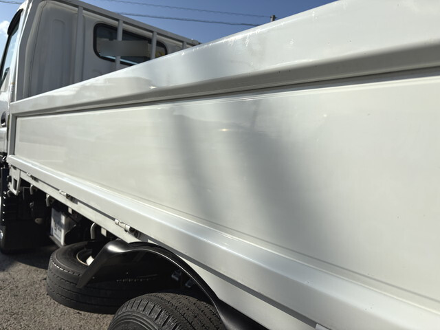 三菱ふそうキャンター平ボディ小型（2t・3t）[写真15]