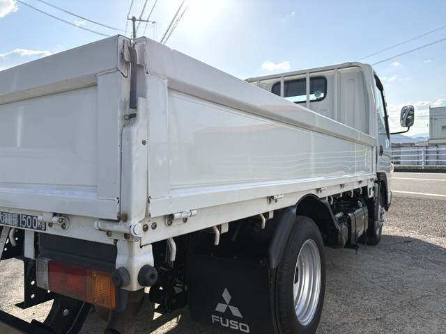 三菱ふそうキャンター平ボディ小型（2t・3t）[写真21]