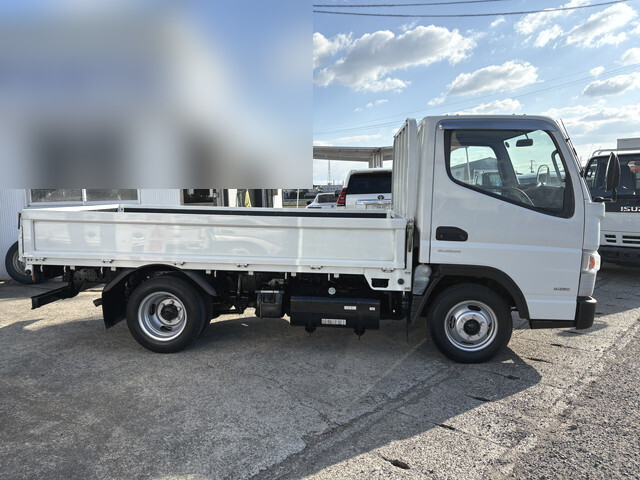 三菱ふそうキャンター平ボディ小型（2t・3t）[写真06]