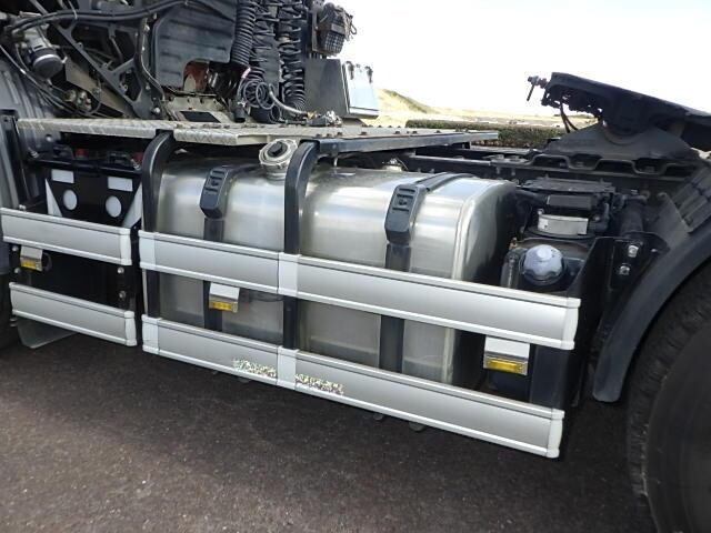 日野プロフィアトレーラーヘッド（トラクターヘッド）大型（10t）[写真15]