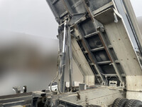 いすゞギガダンプ大型（10t）[写真12]