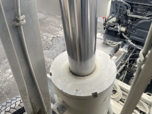 いすゞギガダンプ大型（10t）[写真12]