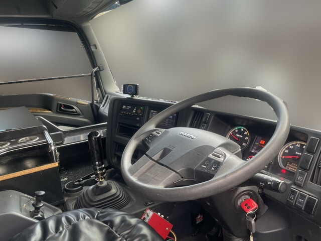 いすゞギガダンプ大型（10t）[写真31]