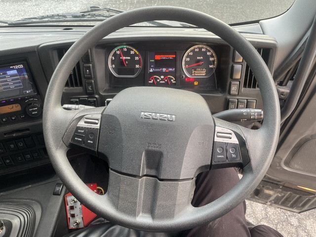 いすゞギガダンプ大型（10t）[写真35]