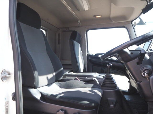 日野レンジャーアルミウイング中型（4t）[写真35]