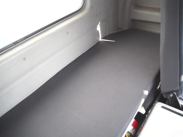 日野レンジャーアルミウイング中型（4t）[写真38]