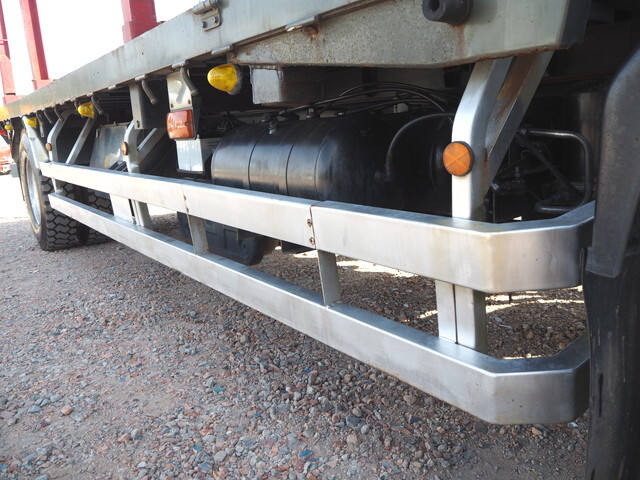 いすゞフォワード平ボディ増トン（6t・8t）[写真13]