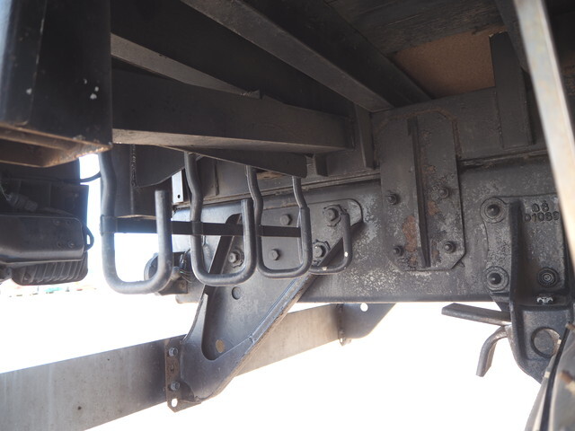 いすゞフォワード平ボディ増トン（6t・8t）[写真19]