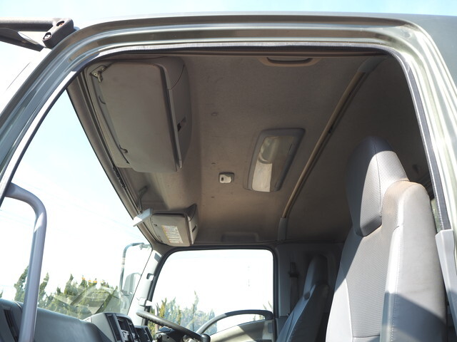 いすゞフォワード平ボディ増トン（6t・8t）[写真32]