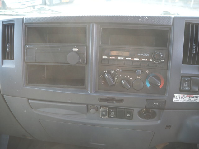 いすゞフォワード平ボディ増トン（6t・8t）[写真38]