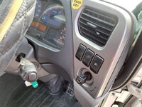 UDトラックスクオンアルミブロック大型（10t）[写真16]