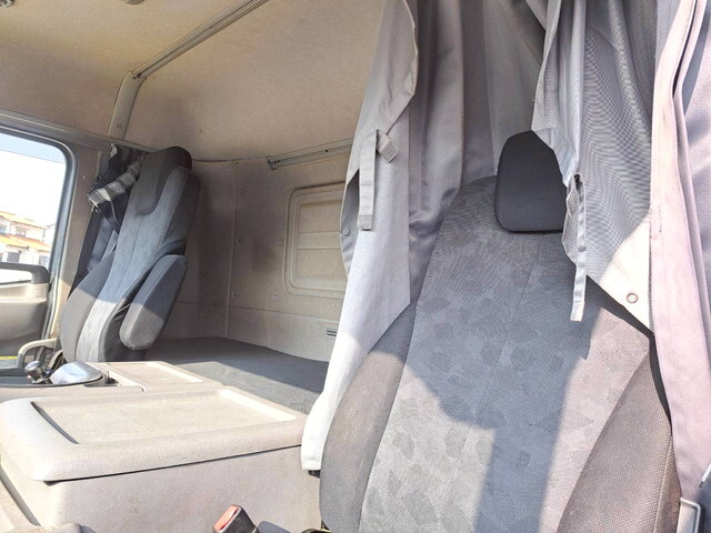 UDトラックスクオンアルミブロック大型（10t）[写真21]