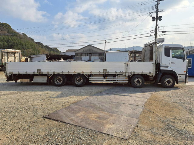 UDトラックスクオンアルミブロック大型（10t）[写真03]