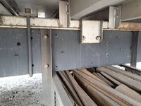 UDトラックスクオンアルミブロック大型（10t）[写真36]