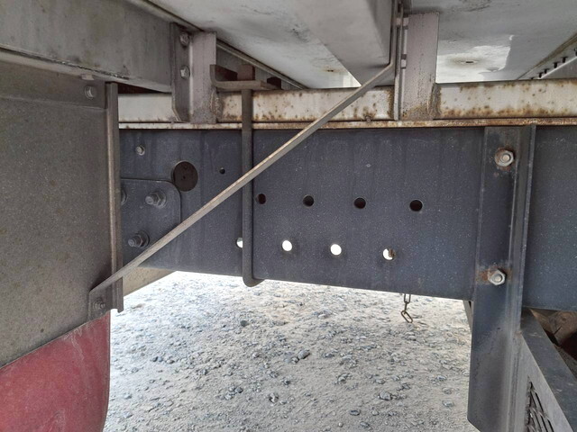 UDトラックスクオンアルミブロック大型（10t）[写真37]