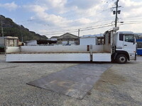 UDトラックスクオンアルミブロック大型（10t）[写真09]