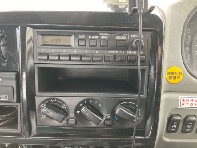 三菱ふそうファイターセルフクレーン4段増トン（6t・8t）[写真37]