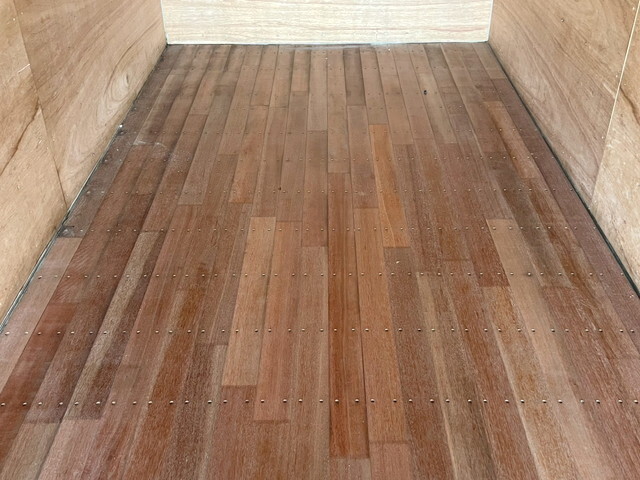 日野レンジャーアルミバン中型（4t）[写真14]