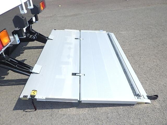 三菱ふそうファイター冷凍車（冷蔵車）中型（4t）[写真12]