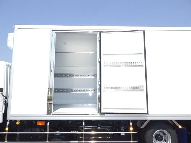 三菱ふそうファイター冷凍車（冷蔵車）中型（4t）[写真05]