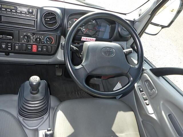 トヨタダイナ平ボディ小型（2t・3t）[写真25]