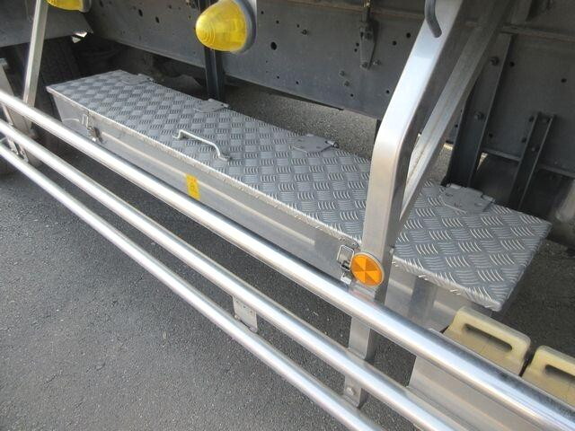 いすゞギガチップ運搬車大型（10t）[写真22]