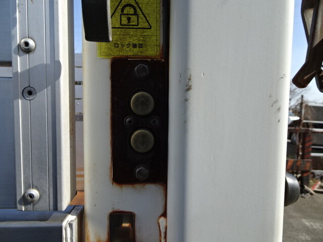 いすゞエルフアルミブロック小型（2t・3t）[写真10]