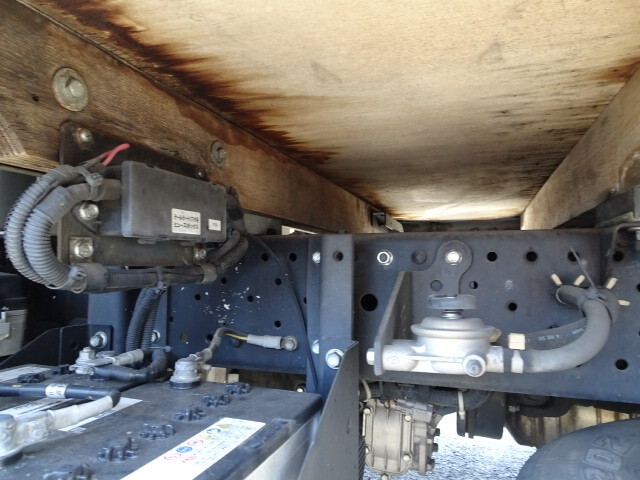 いすゞエルフアルミブロック小型（2t・3t）[写真30]