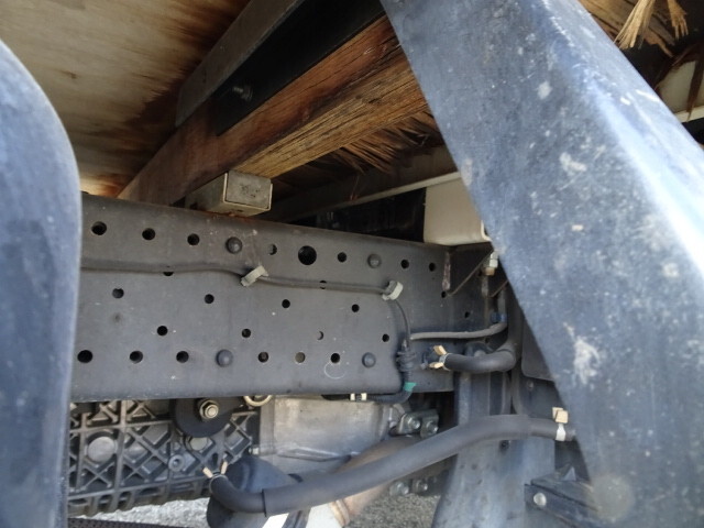 いすゞエルフアルミブロック小型（2t・3t）[写真34]