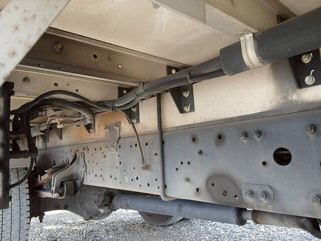 三菱ふそうファイターアルミウイング中型（4t）[写真15]