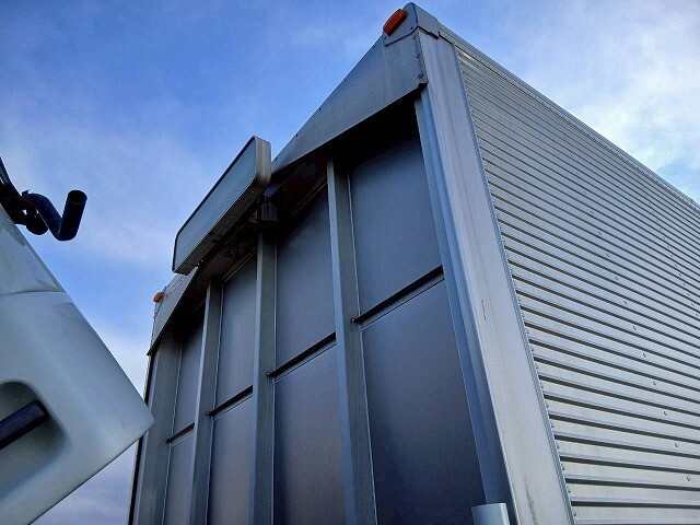 三菱ふそうファイターアルミウイング中型（4t）[写真19]